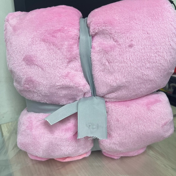 Home Collection - Fleece Blanket (Brand New) - Picture 2 of 3